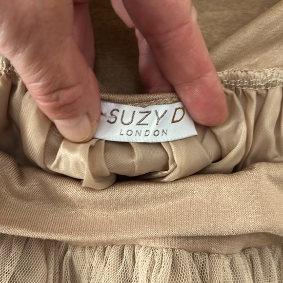 Keval Netted Skirt Taupe Mesh Tulle Midi Skirt Elastic Waist Women’s Small
AA - Picture 5 of 13